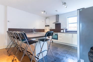 6 bed flat, George House, Jesmond, Newcastle, NE22AL - Image 2